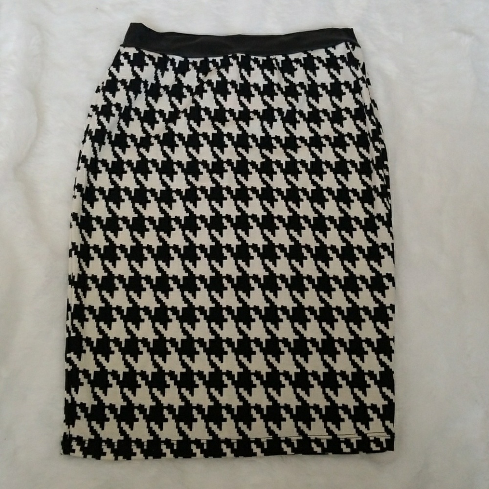 Black and white mini skirt